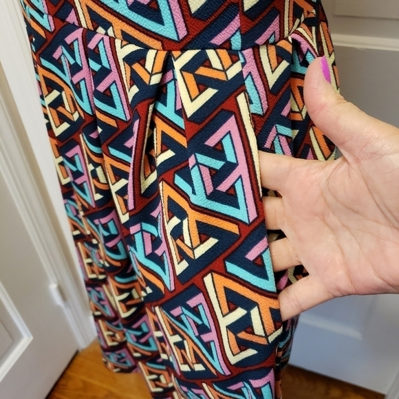 NWT LulaRoe Amelia Geometric Print Dress Size Large, Colorful, Comfy, Stretch - Picture 7 of 12